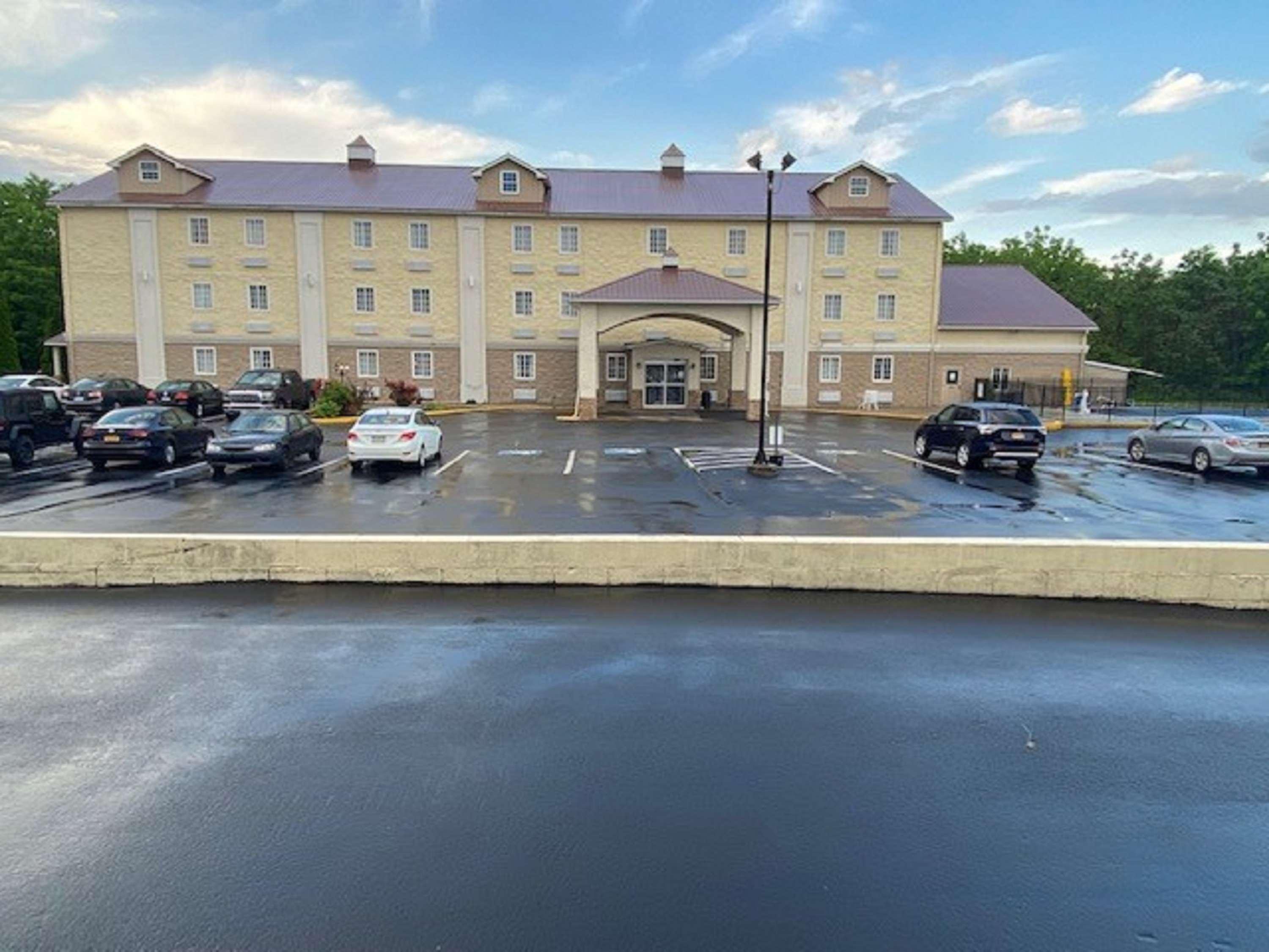 Surestay Plus By Best Western Jonestown Lebanon Valley Екстер'єр фото